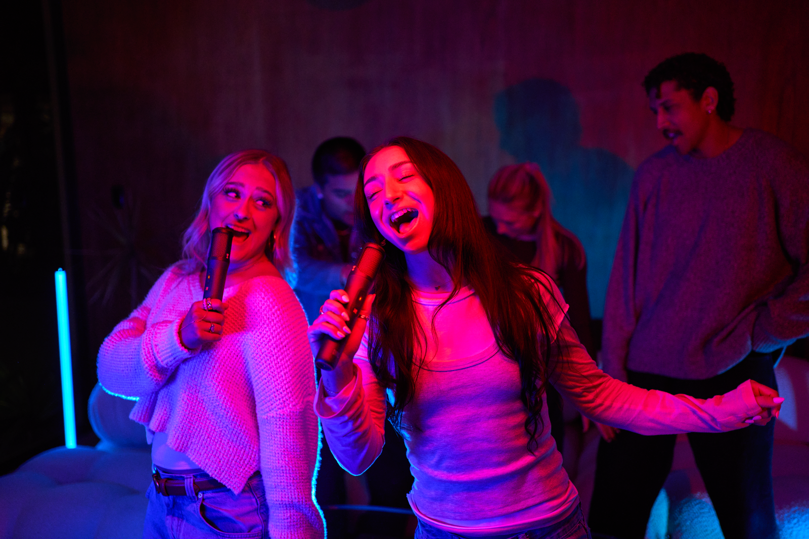 SEAMLESS CONNECTION, PLUG IN AND SING